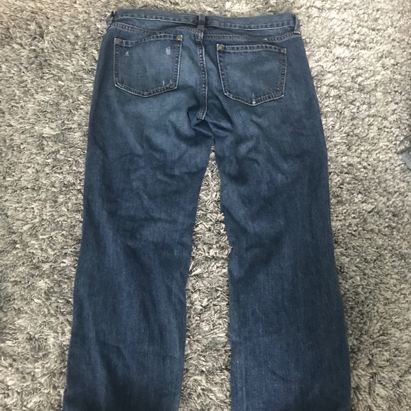 Old navy boyfriend fit distressed jeans - Picture 2 of 2